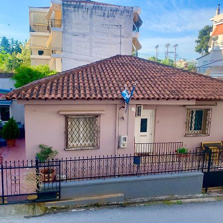 Lovely Place With Veranda Appartement Larissa Buitenkant foto