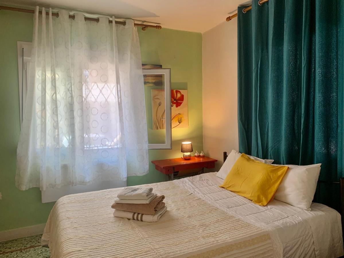 Lovely Place With Veranda Appartement Larissa Buitenkant foto