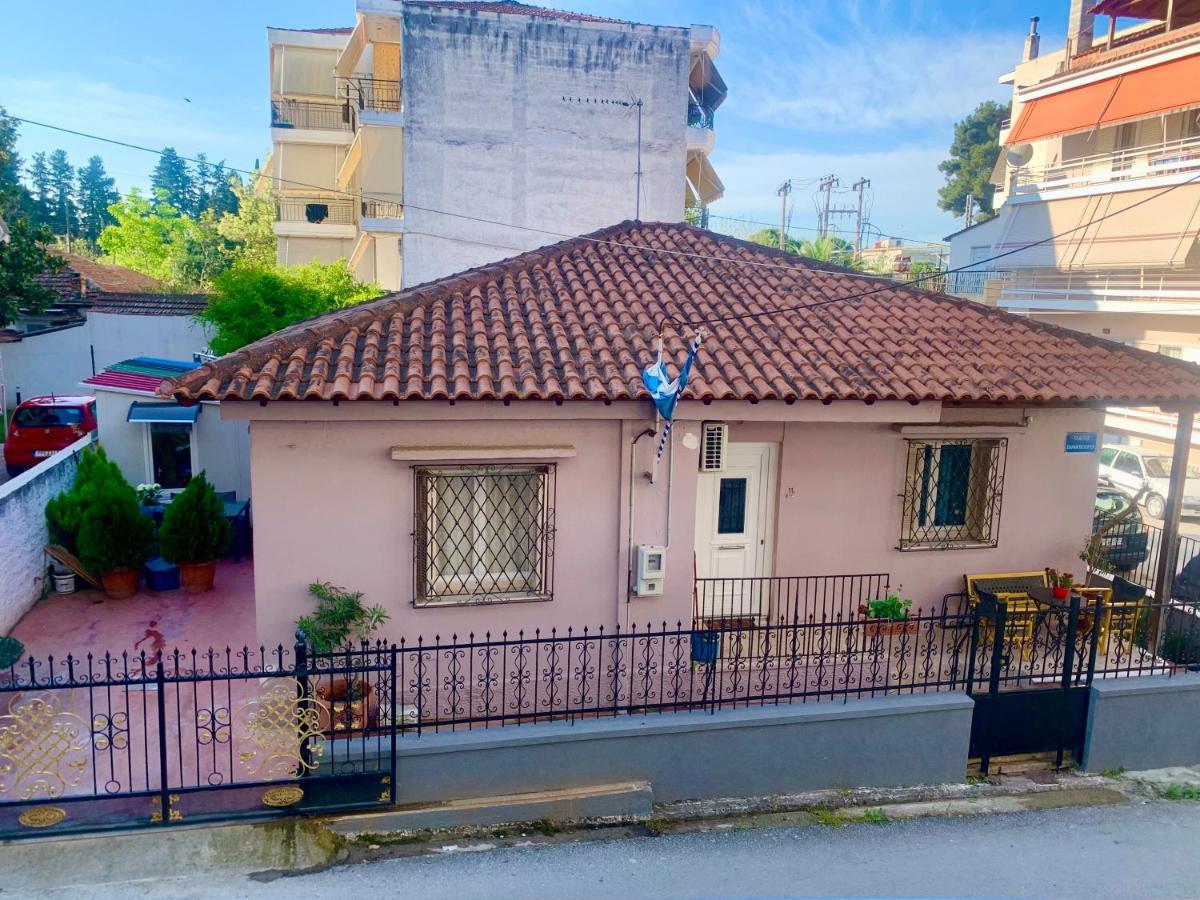 Lovely Place With Veranda Appartement Larissa Buitenkant foto