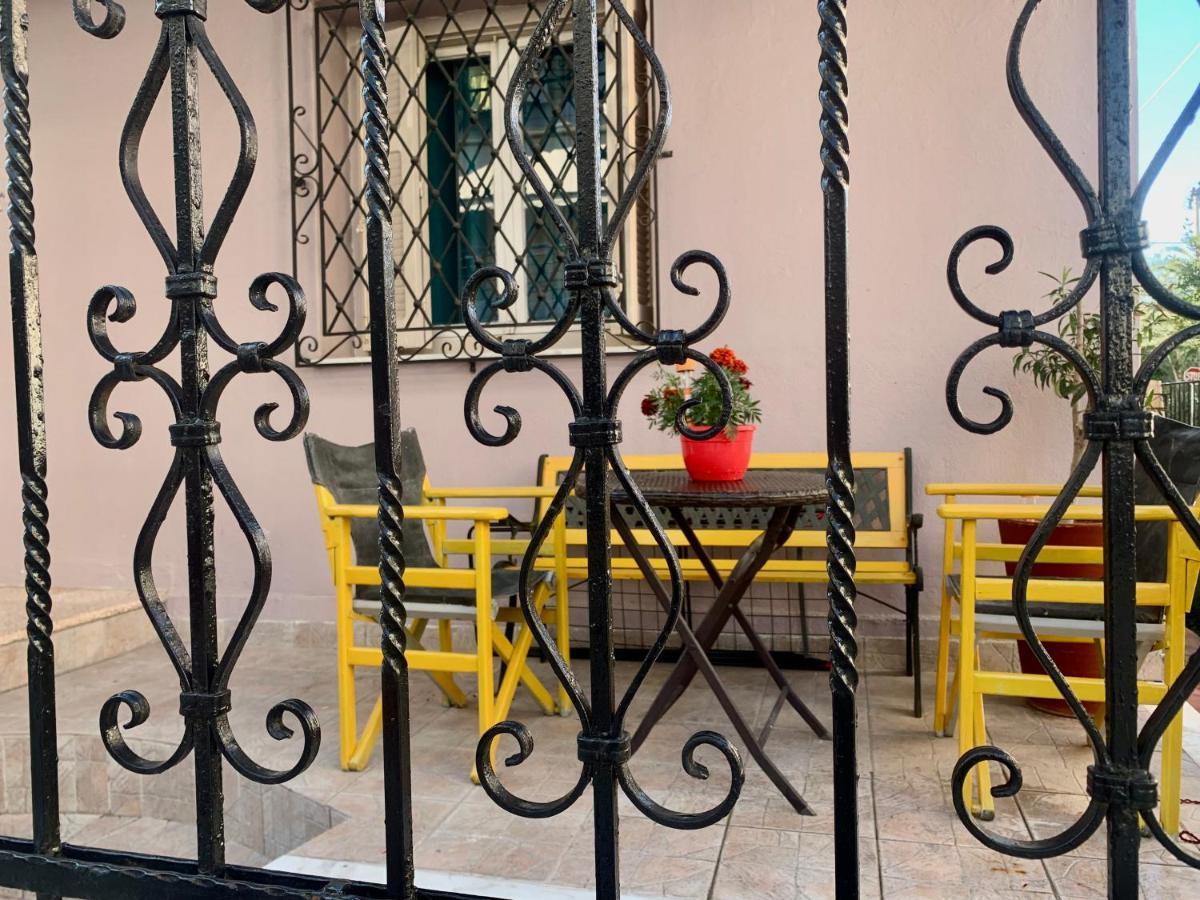 Lovely Place With Veranda Appartement Larissa Buitenkant foto